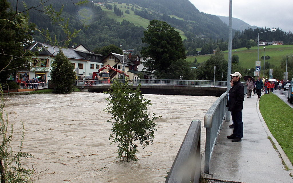 Tirol Verwüstet: Überschwemmungen und Schlammlawinen nach heftigen Gewittern